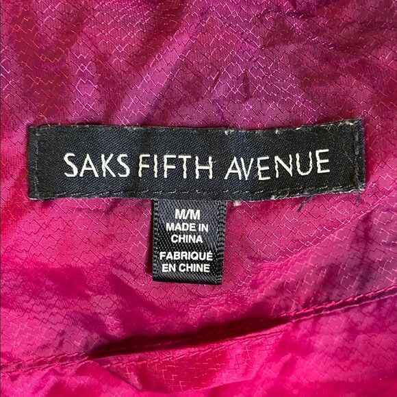 Saks Fifth Avenue Windbreaker Jacket with Hidden Hood and Travel Pouch - Picture 6 of 13